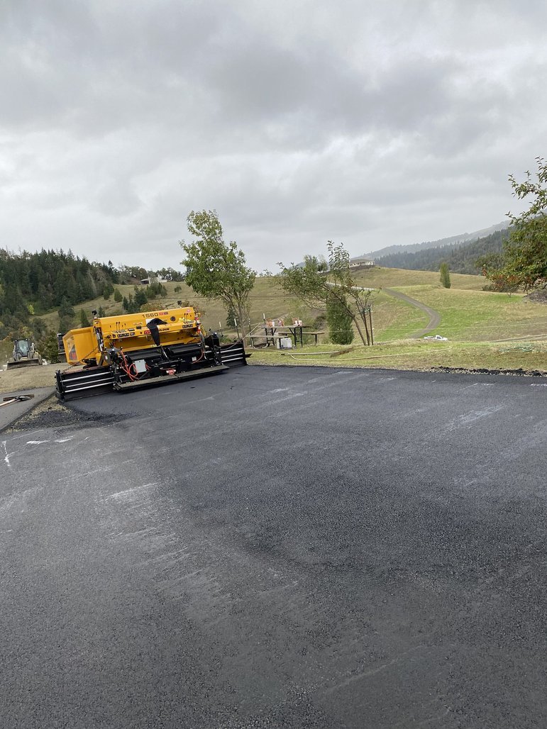 Heavy Machine - Asphalt Paving